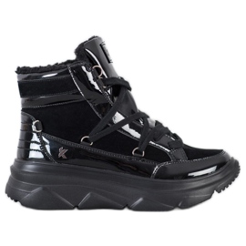 Kylie Tramperos lacados en negro de moda