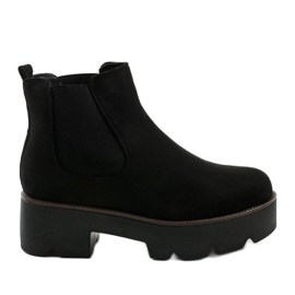 Botines de ante negro en la plataforma Arnlando