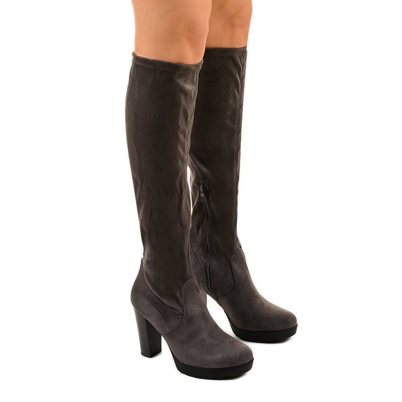 Botas grises en el poste de gamuza ecológica Funnyfreeze