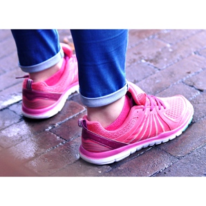 Calzado deportivo para mujer: colores de moda y modelos interesantes.