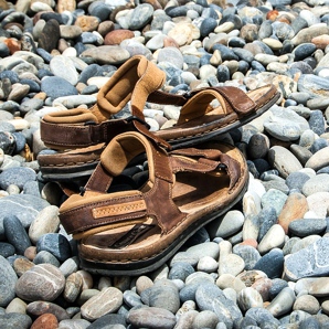 Elegimos sandalias de hombre con estilo para el verano.
