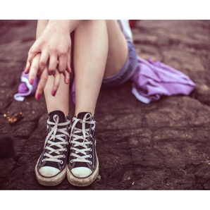 Comienza el verano con estilo: elige zapatos de moda con pantalones cortos