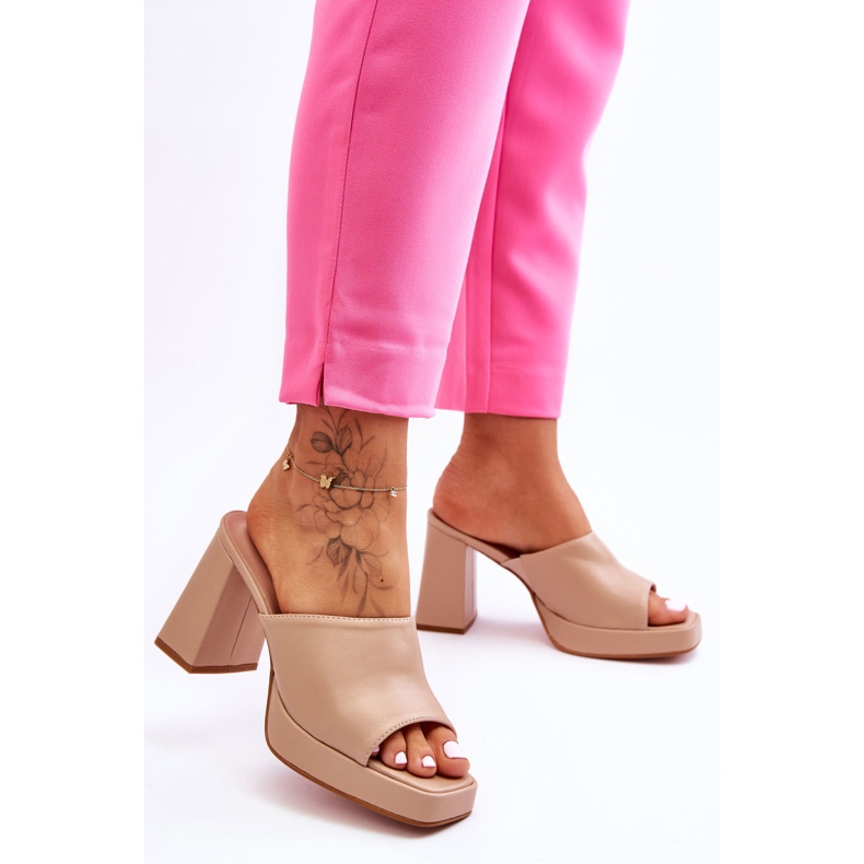 Tacones altos de cuero beige Livesa 2