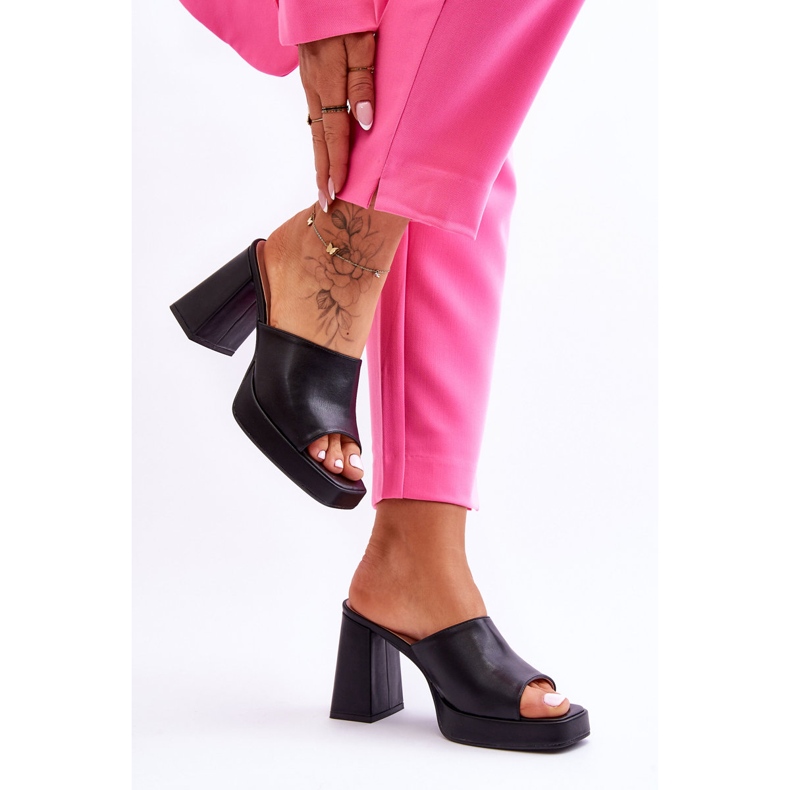 Pantuflas de piel negras con tacón alto Livesa negro 1