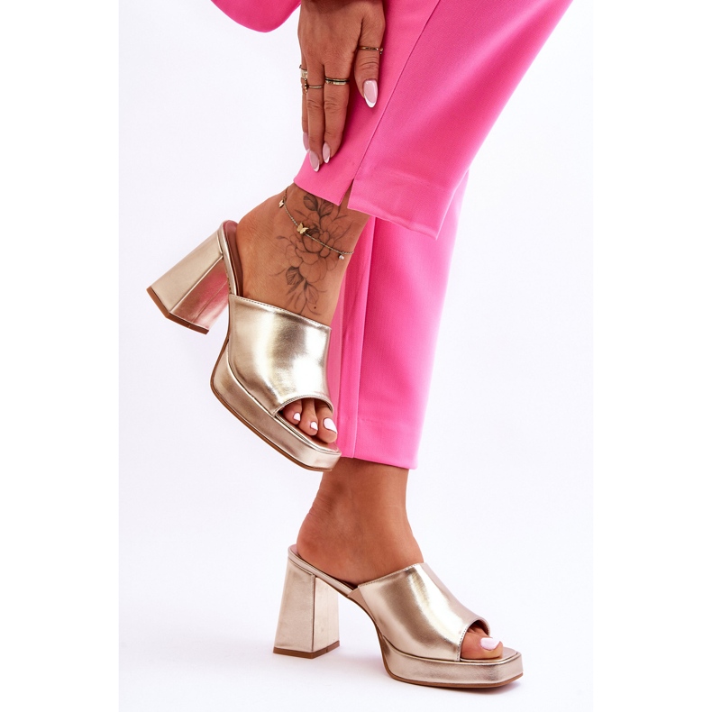 WS1 Tacones altos de cuero Livesa dorados 2