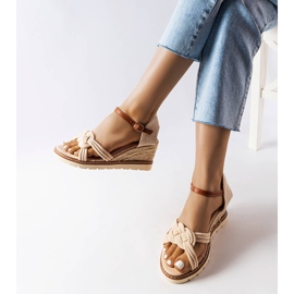 Chanclas Arabela cuña beige 1 Chanclas Arabela cuña beige 1