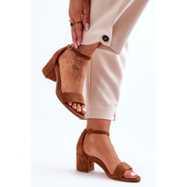 Sandalias clásicas de tacón bajo de luna de miel de ante color camel marrón 3