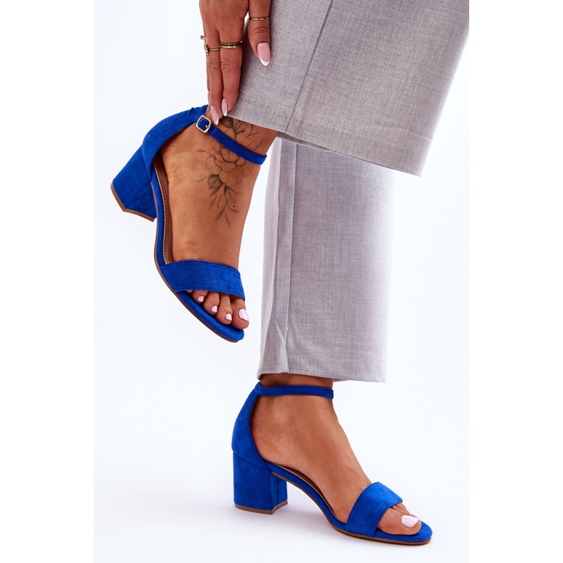 Sandalias clásicas de ante de tacón bajo azul luna de miel 1