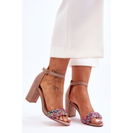 Sandalias De Tacón Alto De Moda Con Piedras Decorativas Beige Love Me 4