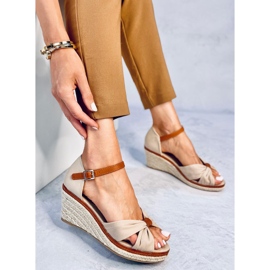 Alpargatas con cuña Kristen Beige 2