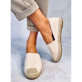 Alpargatas Phair Beige con aberturas 2