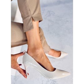 Salón stiletto lacado Charlotte Beige 5
