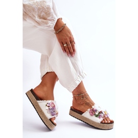 Pantuflas Material Flores Blanco Nessa 5
