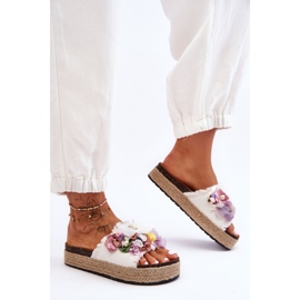 Pantuflas Material Flores Blanco Nessa 7