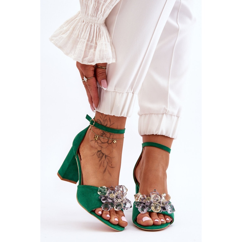 Elegantes Sandalias Con Cristales En Los Tacones Cameron Green verde 1