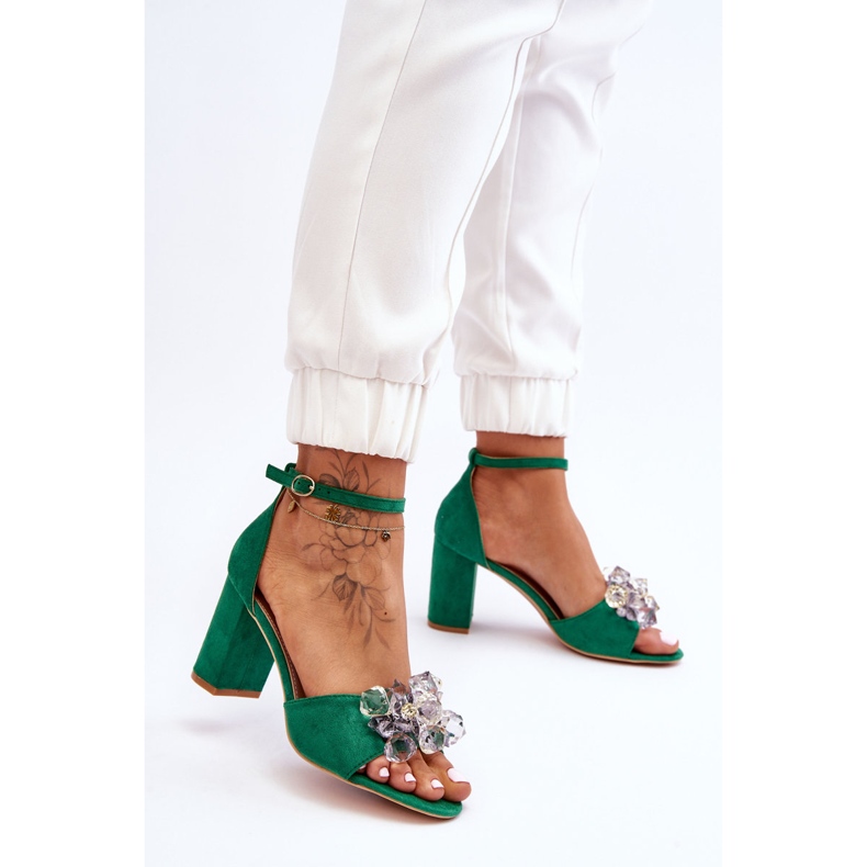 Elegantes Sandalias Con Cristales En Los Tacones Cameron Green verde 2
