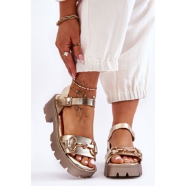 Sandalias De Mujer De Piel Con Adorno Emori Dorado 4