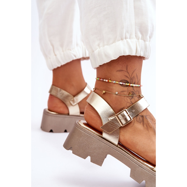 Sandalias De Mujer De Piel Con Adorno Emori Dorado 2