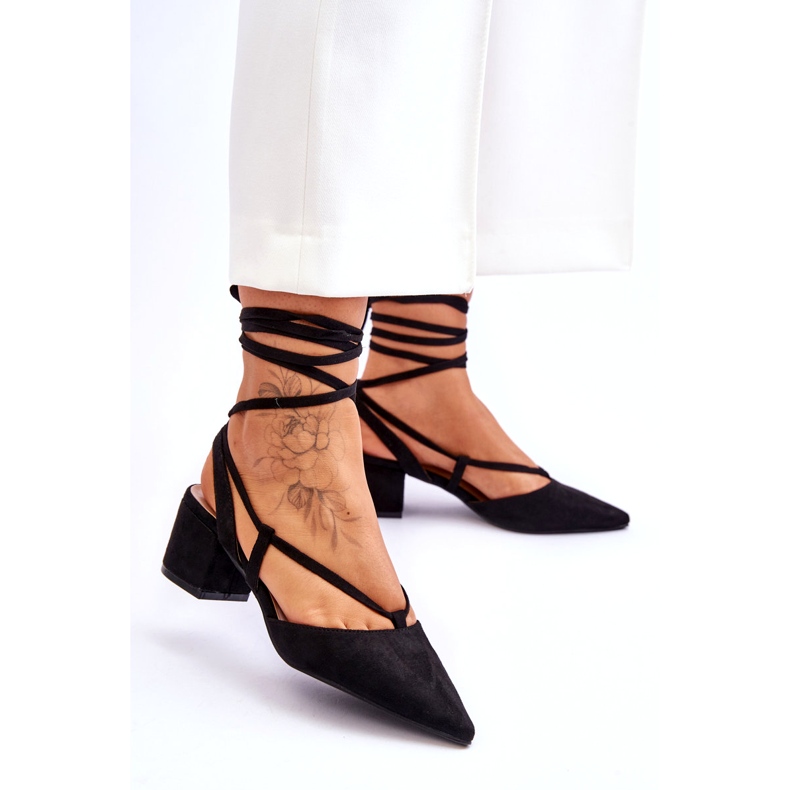 Zapatos negros de tacón bajo anudados Carlotte 3