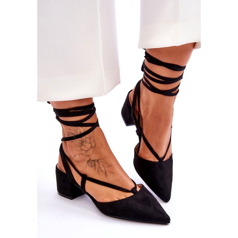 Zapatos negros de tacón bajo anudados Carlotte 4