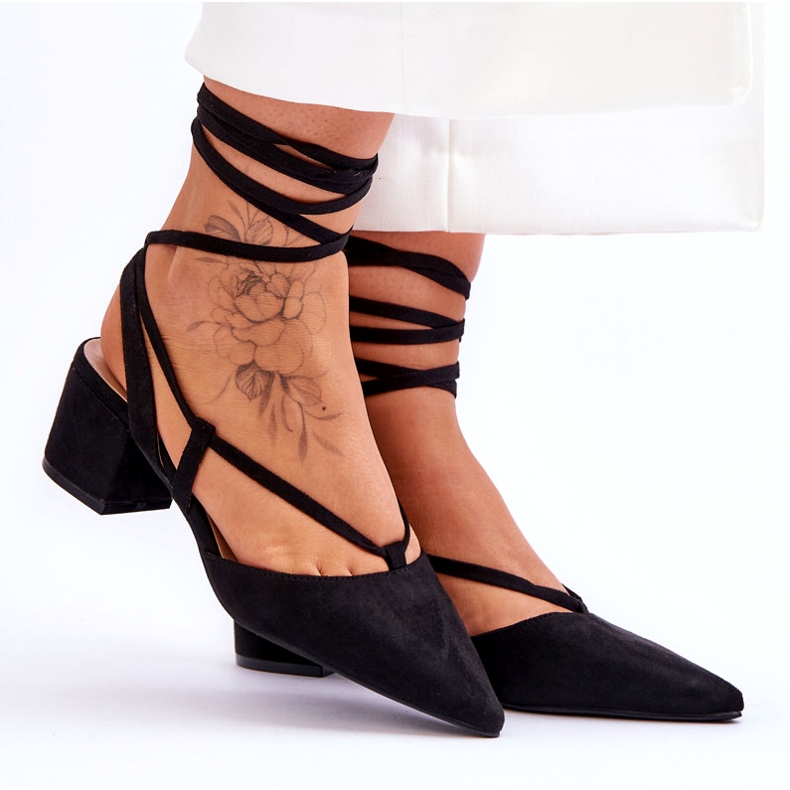 Zapatos negros de tacón bajo anudados Carlotte 6