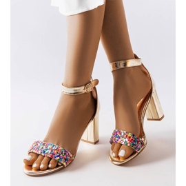 Inna Sandalias doradas decoradas con piedras Lobelia dorado 1