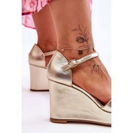 Sandalias Clásicas Piel Cuña Dorado Givana 3