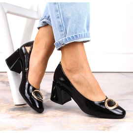 Zapatos de salón de mujer en charol con tacón decorativo negro Vinceza 10930 1