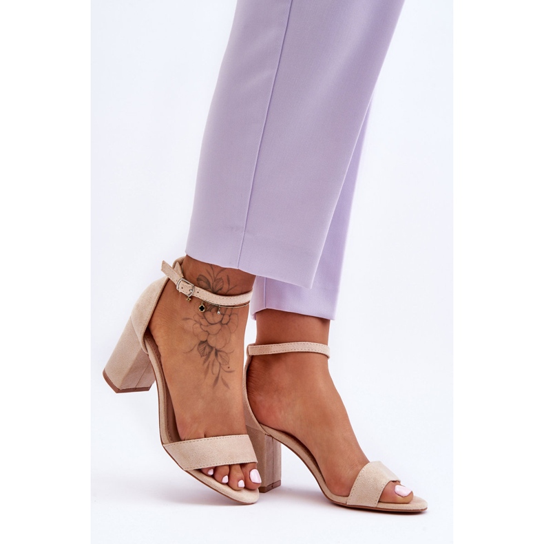 Sandalias De Ante Con Tacones Altos Madame Beige 1
