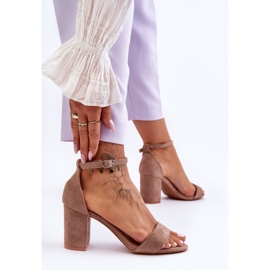 Sandalias Tacón Alto Ante Beige Oscuro Madame 1