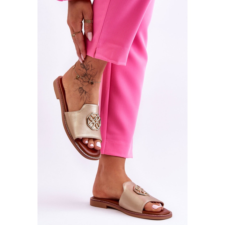 Sandalias Clásicas Mujer Tacón Plano Dorado Larotte 2