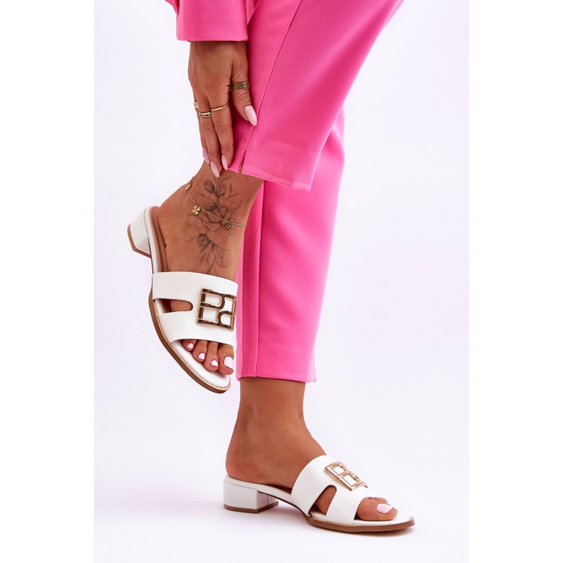 Pantuflas Elegantes De Mujer Con Adorno Atlantis Blanco 1