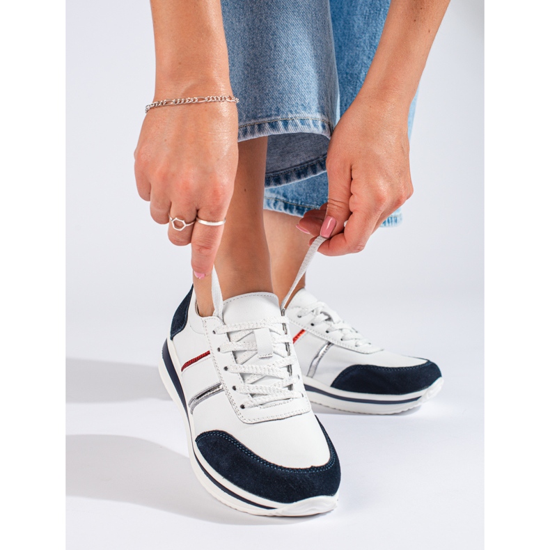 Zapatillas de cuero para mujer en la plataforma Shelovet. blanco 1