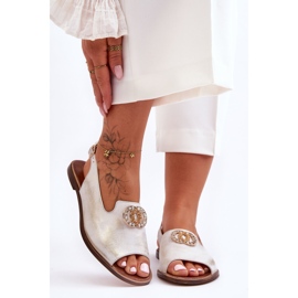 Sandalias Planas Piel Con Adorno Nicole 2744/004 Blanco-Oro 5