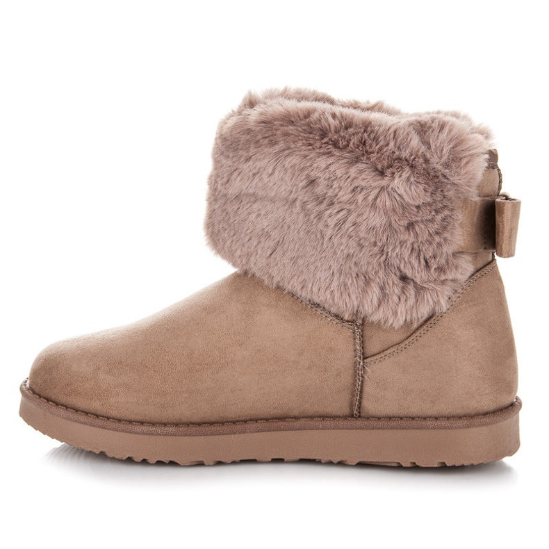 Kylie Mukluki con un lazo marrón 1 Kylie Mukluki con un lazo marrón 1