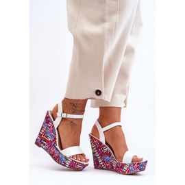 Sandalias De Mujer En Una Cuña Colorida Blanco Malibu 5