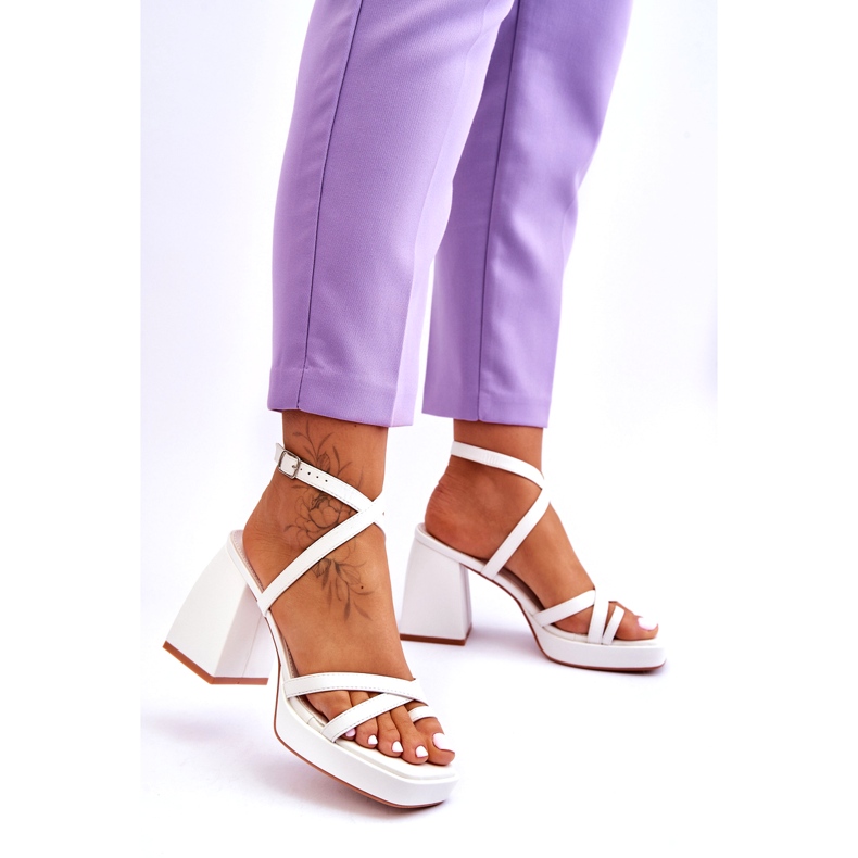 Moda White Secret Rose Tacones altos y sandalias de plataforma blanco 2