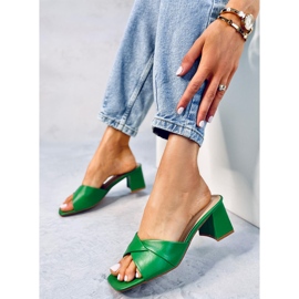 Sandalias tacón bajo Poncia Verde 2