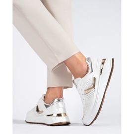 Zapatillas blancas en la plataforma Shelovet blanco 3