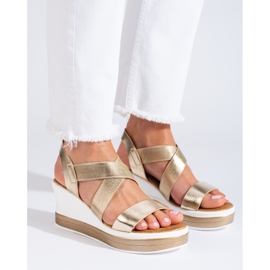 Sandalias cuña Shelovet dorado 2