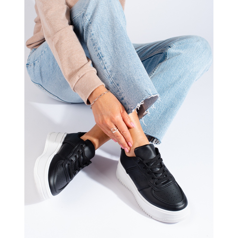 Zapatillas negras en una plataforma alta de Shelovet negro 1