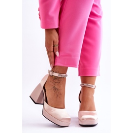 Bombas de moda en tacones masivos con circonitas beige Adel 2 Bombas de moda en tacones masivos con circonitas beige Adel 2