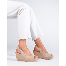 Sandalias cuña ante calado Shelovet beige 3