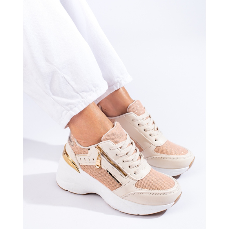 Zapatillas beige con suela gruesa de Shelovet 1