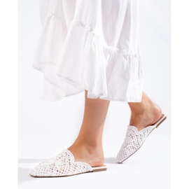 Sandalias planas blancas con parte superior calada de Shelovet blanco 3