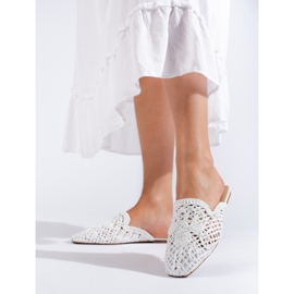 Sandalias planas blancas con parte superior calada de Shelovet blanco 1
