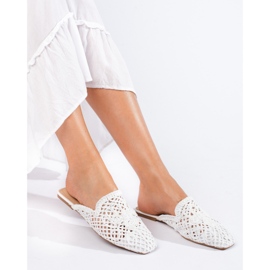 Sandalias planas blancas con parte superior calada de Shelovet blanco 2