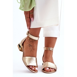 Sandalias De Piel Con Tacones Dorados Laura Messi 2143 Oro 5