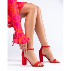 Sandalias de tacón alto en ante rojo de Shelovet 1