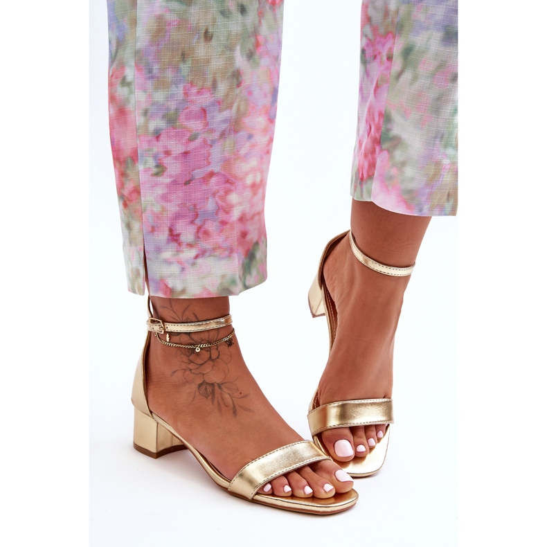 Sandalias De Tacón De Cuero Liso Dorado ¡Inspírame! 2